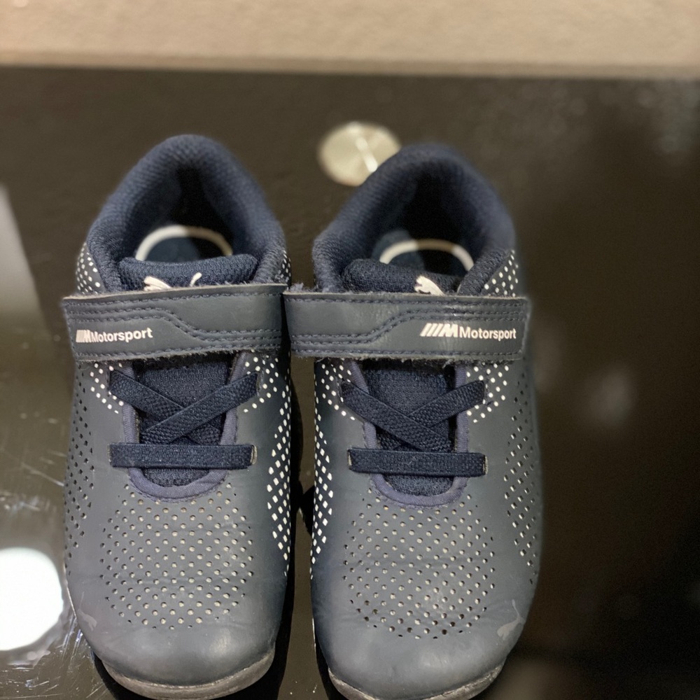 Boys sneakers